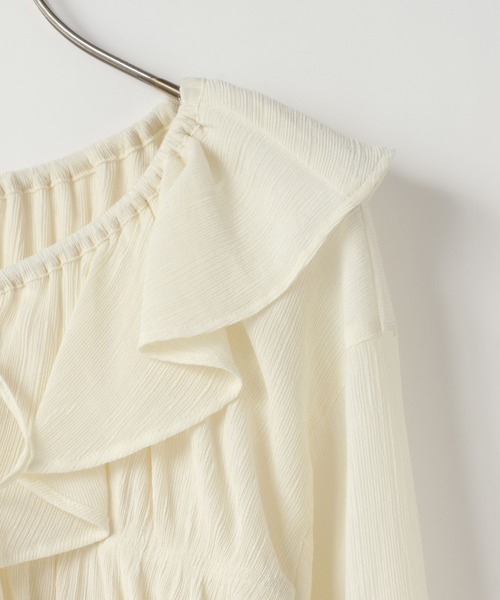 LOWRYS FARM（ローリーズファーム）の「ヨウリュウシャーリングフリルブラウス　638495（シャツ/ブラウス・レディース・イエロー/アイボリー/ブルー/グレー・FREE）」の10枚目の写真