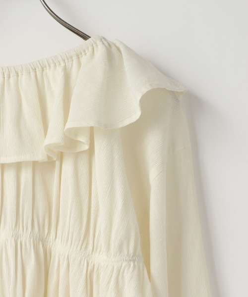 LOWRYS FARM（ローリーズファーム）の「ヨウリュウシャーリングフリルブラウス　638495（シャツ/ブラウス・レディース・イエロー/アイボリー/ブルー/グレー・FREE）」の7枚目の写真