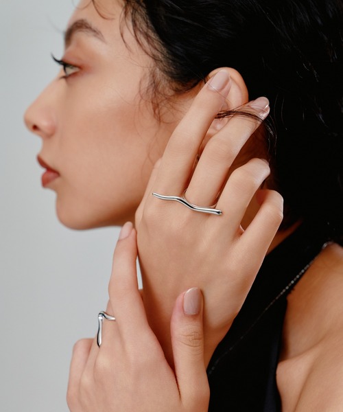 novice（ノーヴィス）の「【novice】Wave Line Ring［Stainless］（リング・レディース・シルバー/ゴールド・FREE）」の6枚目の写真