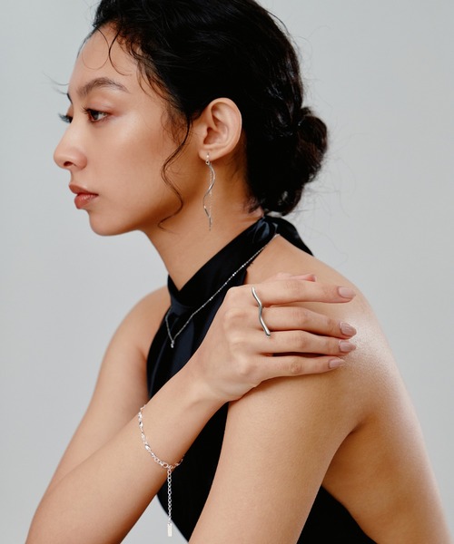 novice（ノーヴィス）の「【novice】Wave Line Ring［Stainless］（リング・レディース・シルバー/ゴールド・FREE）」の7枚目の写真