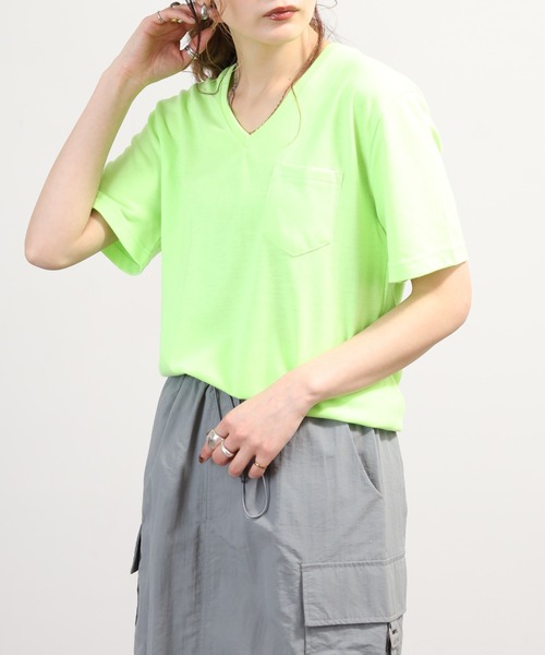 FUNALIVE(ファンアライブ)の「ポケット付き無地クルーネック&VネックTシャツ 半袖(Tシャツ/カットソー・メンズ・イエロー系/カーキ系/ピンク系/ピンク/イエロー/ネイビー/ピンク系その他/カーキ/ライトピンク/ブラック/グレー系/ネイビー系/グレー・XL/L/X-LARGE/MEDIUM/LARGE/M)」の9枚目の写真