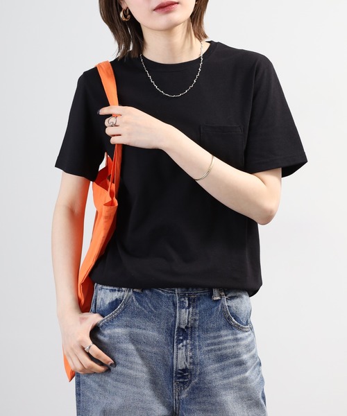 FUNALIVE(ファンアライブ)の「ポケット付き無地クルーネック&VネックTシャツ 半袖(Tシャツ/カットソー・メンズ・イエロー系/カーキ系/ピンク系/ピンク/イエロー/ネイビー/ピンク系その他/カーキ/ライトピンク/ブラック/グレー系/ネイビー系/グレー・XL/L/X-LARGE/MEDIUM/LARGE/M)」の2枚目の写真