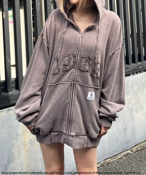 BACK TO THE FIELD（バック トゥー ザ フィールド）の「【MLB】ZIPビッグフーディー（パーカー・レディース・ブラック/ネイビー/ブラウン・FREE）」の6枚目の写真