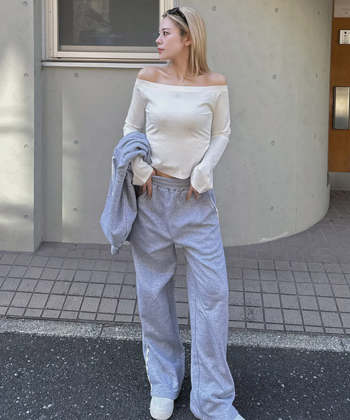ROYAL PARTY(ロイヤルパーティー)の「【ONLINE限定】ラインストーンロゴバックレースアップカットトップス(Tシャツ/カットソー・レディース・オフホワイト/ブラック・FREE)」の5枚目の写真