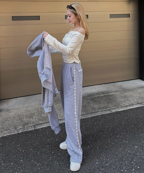 ROYAL PARTY(ロイヤルパーティー)の「【ONLINE限定】ラインストーンロゴバックレースアップカットトップス(Tシャツ/カットソー・レディース・オフホワイト/ブラック・FREE)」の6枚目の写真