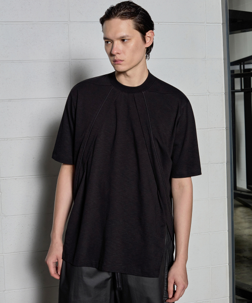 DGNAK(ディグナク)の「サイソンオーバーラップパイピングTシャツ(ブラック)(Tシャツ/カットソー・メンズ・ブラック・MEDIUM/LARGE)」の2枚目の写真