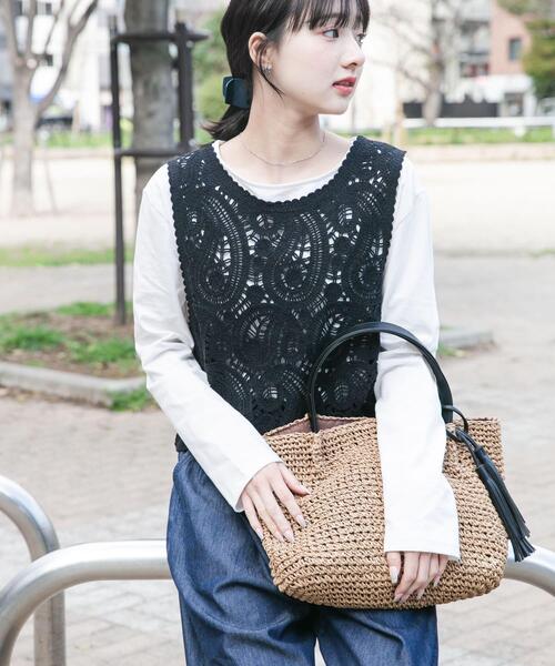 ITEMS URBANRESEARCH（アイテムズ アーバンリサーチ）の「カギバリニット×ロングTシャツ（Tシャツ/カットソー・レディース・ブラック/グレー・FREE）」の20枚目の写真