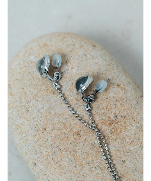 FUNALIVE(ファンアライブ)の「【ROOM.THE.ROOM】Cabochon circle earrings イヤリング(イヤリング・レディース・シルバー・FREE)」の2枚目の写真