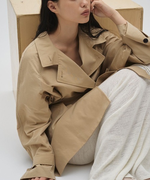 TODAYFUL(トゥデイフル)の「Spring Short Trench 12610001(ダッフルコート・レディース・オフホワイト/ベージュ・38/36)」の3枚目の写真