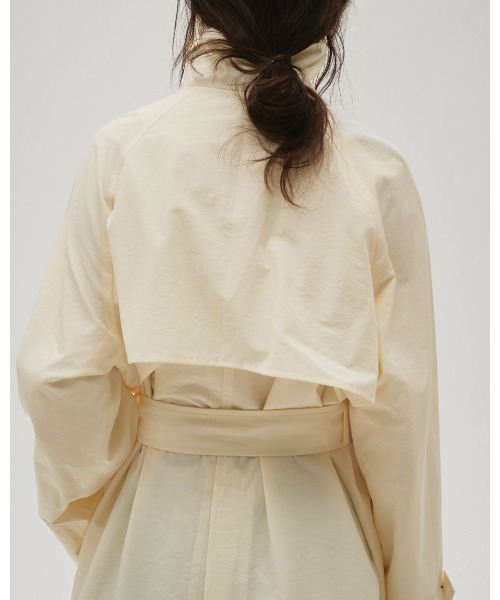 TODAYFUL(トゥデイフル)の「Spring Short Trench 12610001(ダッフルコート・レディース・オフホワイト/ベージュ・38/36)」の9枚目の写真