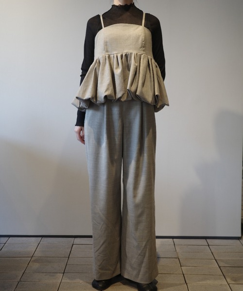CLANE（クラネ）の「CLANE PEPLUM LAYERED ALL IN ONE（サロペット/オーバーオール・レディース・オフホワイト/グレー/ブラック・1/2）」の3枚目の写真