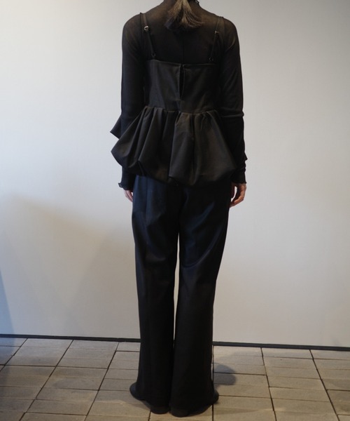 CLANE(クラネ)の「CLANE PEPLUM LAYERED ALL IN ONE(サロペット/オーバーオール・レディース・オフホワイト/グレー/ブラック・1/2)」の9枚目の写真