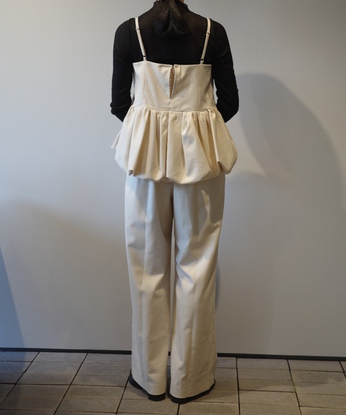 CLANE(クラネ)の「CLANE PEPLUM LAYERED ALL IN ONE(サロペット/オーバーオール・レディース・オフホワイト/グレー/ブラック・1/2)」の8枚目の写真