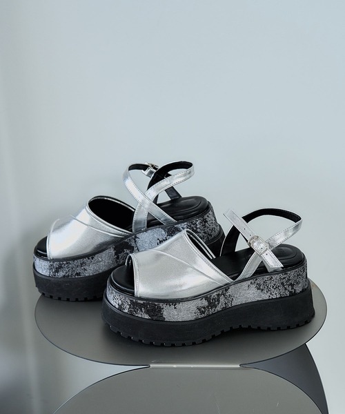 HARE（ハレ）の「ガラソールボリュームサンダル(HARE)（サンダル・レディース・ブラック/シルバー/ブラック系その他・MEDIUM/LARGE）」の3枚目の写真