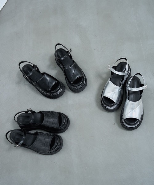 HARE（ハレ）の「ガラソールボリュームサンダル(HARE)（サンダル・レディース・ブラック/シルバー/ブラック系その他・MEDIUM/LARGE）」の8枚目の写真