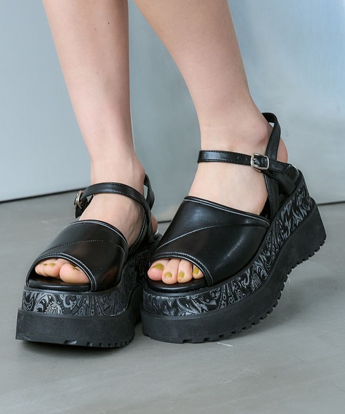 HARE（ハレ）の「ガラソールボリュームサンダル(HARE)（サンダル・レディース・ブラック/シルバー/ブラック系その他・MEDIUM/LARGE）」の17枚目の写真