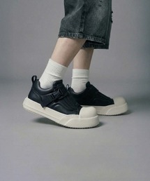 DISTORTION（ディストーション）の「ディストーション ファットトゥ バックル DISTORTION FATTOE BUCKLE Black/White DIS26F0017-BKWH（スニーカー）」