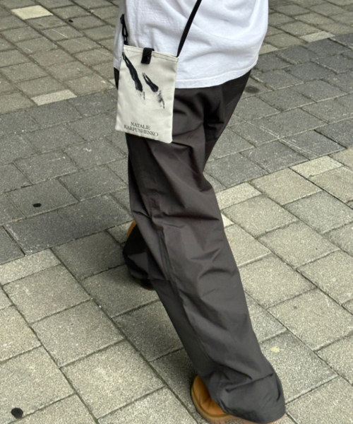 MINDBRIDGE（マインドブリッジ）の「男女共用ワイドフィットストリングパラシュートパンツ - 2カラー（その他パンツ・メンズ・ダークグレー/ライトベージュ・34/32/30/29）」の3枚目の写真