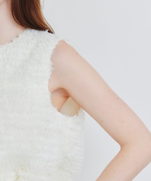 PICCIN PERLA(ピッチンペルラ)の「フラワーチュールノースリーブブラウス(シャツ/ブラウス・レディース・オフホワイト/ブラック・M)」の5枚目の写真