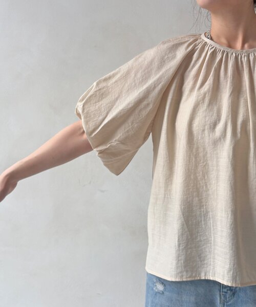 DouDou(ドゥドゥ)の「【WEB限定】シアースラブ袖バルーンブラウス(シャツ/ブラウス・レディース・イエロー/ブラック/グレイッシュベージュ・FREE)」の6枚目の写真