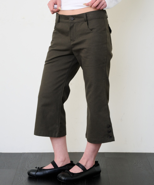 ITZAVIBE(イッザバイブ)の「SNAP POINT CAPRI PANTS - KHAKI(その他パンツ・レディース・その他・MEDIUM/LARGE)」の2枚目の写真
