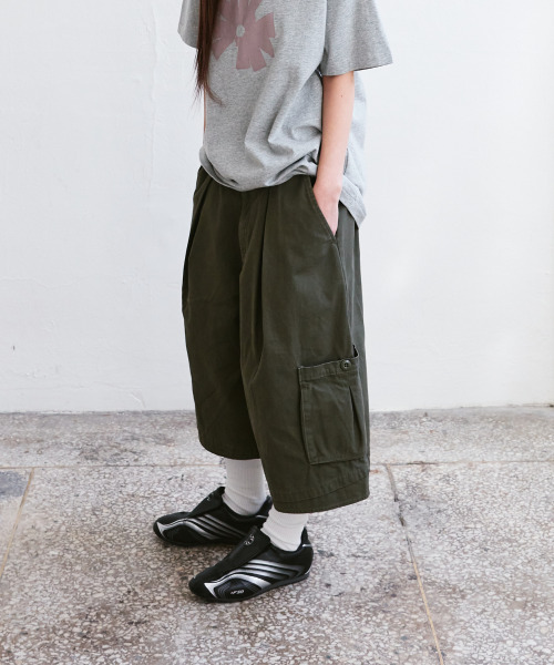 eastserviceshop(イーストサービスショップ)の「ヴィンテージコットンカーゴバミューダパンツ - カーキ(その他パンツ・レディース・カーキ・SMALL/MEDIUM/LARGE)」の3枚目の写真
