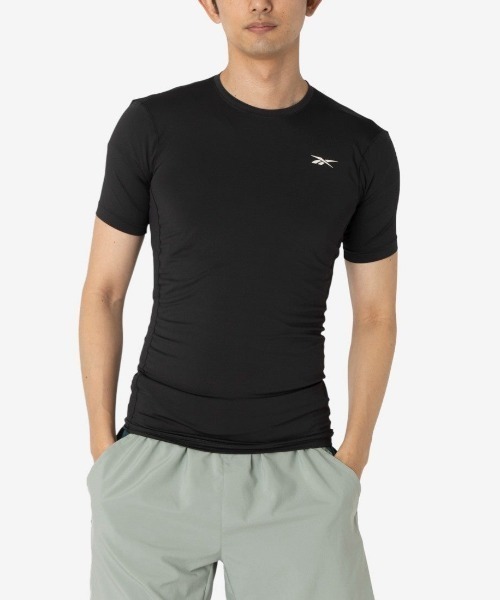 Reebok(リーボック)の「アスリート パフォーマンス コンプ Tシャツ / ATHLETE PERFORMANCE COMP SS TEE(Tシャツ/カットソー・メンズ・ブラック・X-LARGE/SMALL/MEDIUM/LARGE)」の1枚目の写真