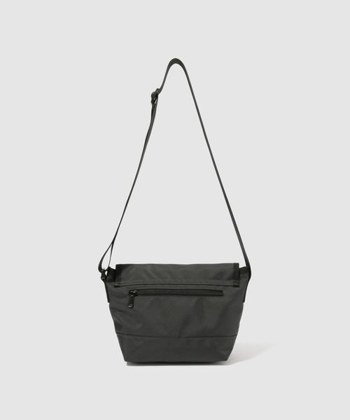 NAVY(ネイビー)の「【NAVY / ネイビー】 フラップ ミニショルダーバッグ(ショルダーバッグ・メンズ・ブラック/チャコール・FREE)」の4枚目の写真
