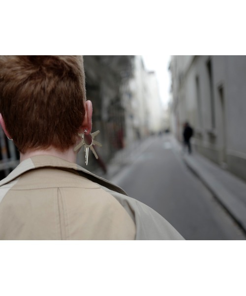 D'heygere（ディヘラ）の「Key Hoops（ピアス（両耳用）・レディース・シルバー・ONE SIZE）」の4枚目の写真