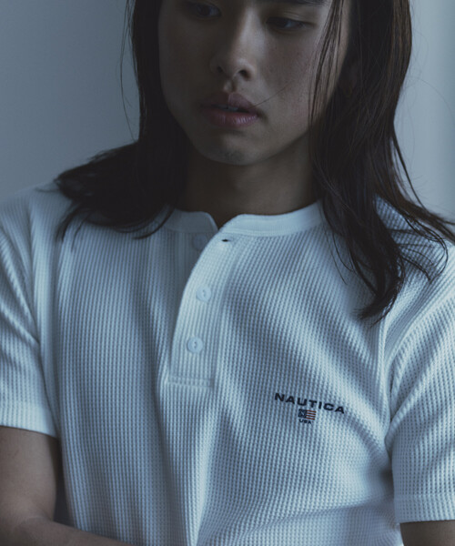 NAUTICA(ノーティカ)の「NAUTICA/ノーティカ Essential タイトフィット S/S ヘンリーネック ワッフルTシャツ(Tシャツ/カットソー・メンズ・ブラック/グレー/ホワイト/チャコールグレー・LARGE/SMALL/MEDIUM)」の6枚目の写真