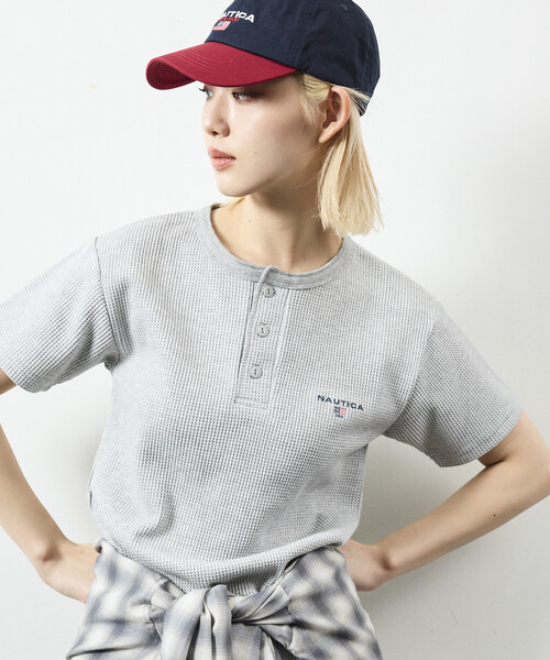 NAUTICA(ノーティカ)の「NAUTICA/ノーティカ Essential タイトフィット S/S ヘンリーネック ワッフルTシャツ(Tシャツ/カットソー・メンズ・ブラック/グレー/ホワイト/チャコールグレー・LARGE/SMALL/MEDIUM)」の18枚目の写真