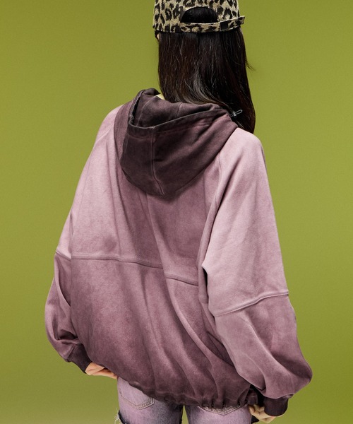 X-girl(エックスガール)の「FADED ANORAK SWEATSHIRT(パーカー・レディース・カモフラージュ/ブラック/バーガンディー・S/M)」の4枚目の写真