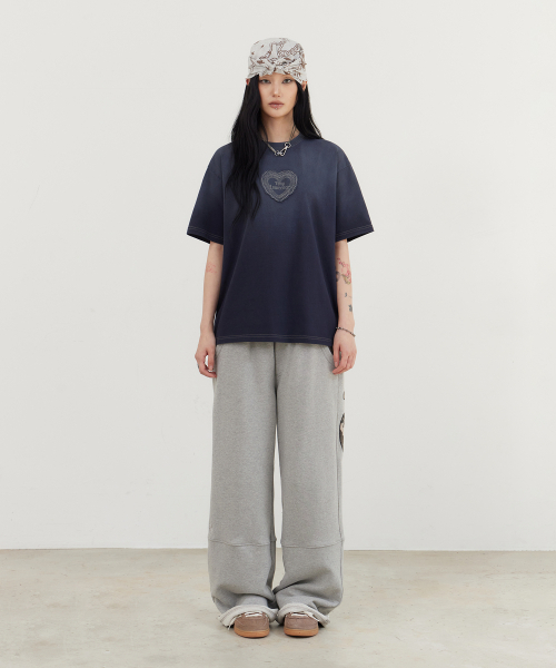 TONY LAWRENCE(トニーローレンス)の「ハートアップリケ半袖Tシャツネイビー(Tシャツ/カットソー・メンズ・その他・1/2)」の2枚目の写真