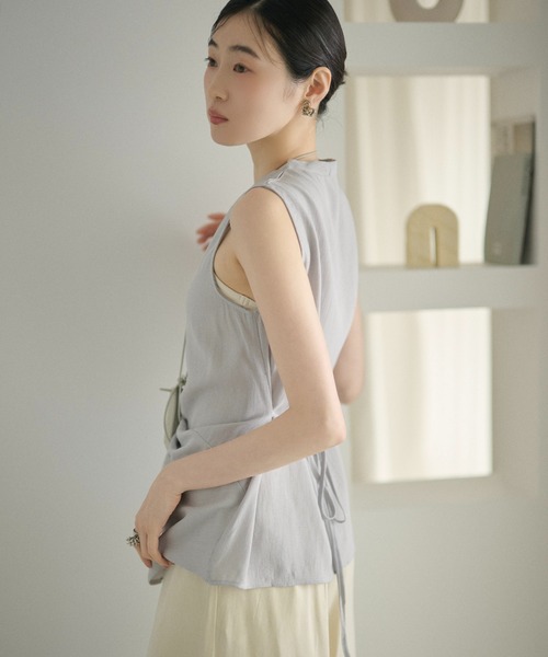 LAULEN(ローレン)の「front twist sleeveless blouse /フロントツイストノースリーブブラウス(シャツ/ブラウス・レディース・イエロー/アイボリー/ブルー/ブラック・FREE)」の5枚目の写真