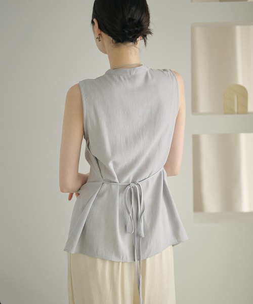 LAULEN(ローレン)の「front twist sleeveless blouse /フロントツイストノースリーブブラウス(シャツ/ブラウス・レディース・イエロー/アイボリー/ブルー/ブラック・FREE)」の6枚目の写真