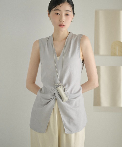 LAULEN(ローレン)の「front twist sleeveless blouse /フロントツイストノースリーブブラウス(シャツ/ブラウス・レディース・イエロー/アイボリー/ブルー/ブラック・FREE)」の8枚目の写真
