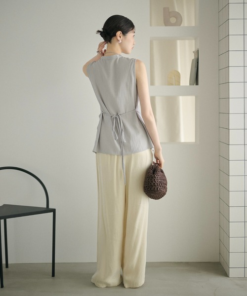 LAULEN(ローレン)の「front twist sleeveless blouse /フロントツイストノースリーブブラウス(シャツ/ブラウス・レディース・イエロー/アイボリー/ブルー/ブラック・FREE)」の11枚目の写真