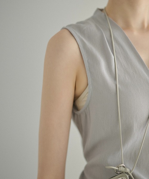 LAULEN(ローレン)の「front twist sleeveless blouse /フロントツイストノースリーブブラウス(シャツ/ブラウス・レディース・イエロー/アイボリー/ブルー/ブラック・FREE)」の17枚目の写真