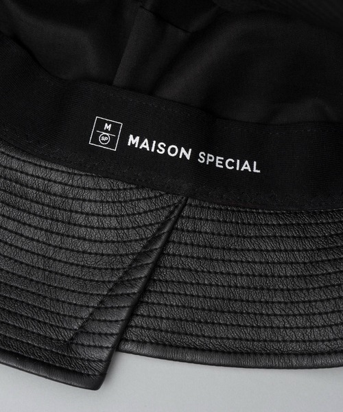 MAISON SPECIAL(メゾンスペシャル)の「《UNISEX》Artificial Leather Side Tack Bucket Hat/アーティフィシャルレザーサイドタックバケットハット【MAISON SPECIAL/メゾンスペシャル】(ハット・メンズ・ダークブラック・FREE)」の4枚目の写真
