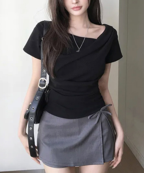 VIVID LADY(ビビッドレディー)の「ドレープネック リブ 半袖トップス(Tシャツ/カットソー・レディース・ブラック/チャコールグレー/アイボリー/グレー・FREE)」の7枚目の写真
