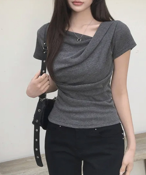 VIVID LADY(ビビッドレディー)の「ドレープネック リブ 半袖トップス(Tシャツ/カットソー・レディース・ブラック/チャコールグレー/アイボリー/グレー・FREE)」の10枚目の写真