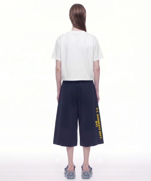 PRINOAR(プリノア)の「マルチロゴシングルプリーツバミューダショーツ - ネイビー(その他パンツ・レディース・ネイビー・SMALL/LARGE/MEDIUM)」の5枚目の写真