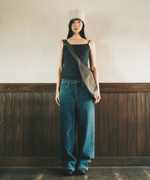 OHESHIO(オヘシオ)の「STITCH BUTTON SLEEVELESS, NAVY(Tシャツ/カットソー・レディース・その他・FREE)」の2枚目の写真