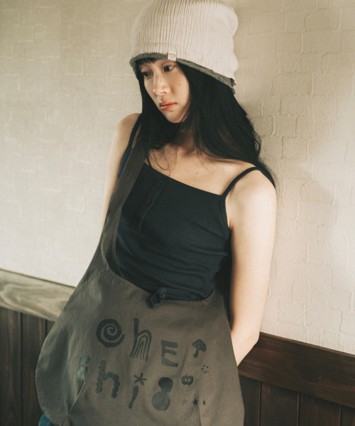 OHESHIO(オヘシオ)の「STITCH BUTTON SLEEVELESS, NAVY(Tシャツ/カットソー・レディース・その他・FREE)」の5枚目の写真
