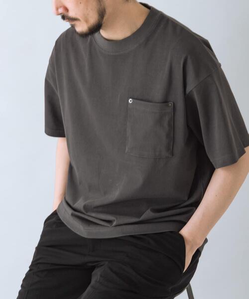 ITEMS URBANRESEARCH(アイテムズ アーバンリサーチ)の「接触冷感 ツイル ポケット Tシャツ(Tシャツ/カットソー・メンズ・オリーブ/チャコールグレー/ブルー系その他/モカ・LARGE/MEDIUM)」の7枚目の写真