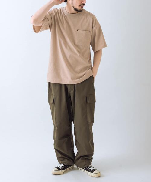 ITEMS URBANRESEARCH(アイテムズ アーバンリサーチ)の「接触冷感 ツイル ポケット Tシャツ(Tシャツ/カットソー・メンズ・オリーブ/チャコールグレー/ブルー系その他/モカ・LARGE/MEDIUM)」の21枚目の写真