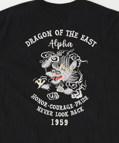 Alpha Industries（アルファインダストリーズ）の「ALPHA INDUSTRIES / アルファ インダストリーズ DRAGON OF THE EAST Tee（Tシャツ/カットソー・メンズ・ブラック/カーキ/ホワイト・X-LARGE/LARGE/MEDIUM/XX-LARGE/SMALL）」の5枚目の写真