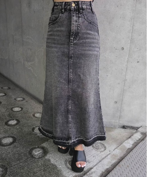 AMELY(エミリー)の「ヴィンテージ風デニムスカート(スカート・レディース・ブルー/ブラック/ライトブルー・L/M)」の7枚目の写真