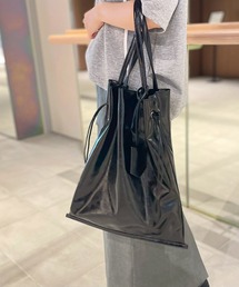 CONVERSE TOKYO（コンバーストウキョウ）の「【CONVERSE TOKYO】＜UNISEX＞ SYNTHETIC LEATHER GATHERED TOTE BAG / ユニセックス /シンセティックレザー ギャザー トートバッグ / A4収納可能 / 15インチPC収納 / キーチャーム付属（トートバッグ）」