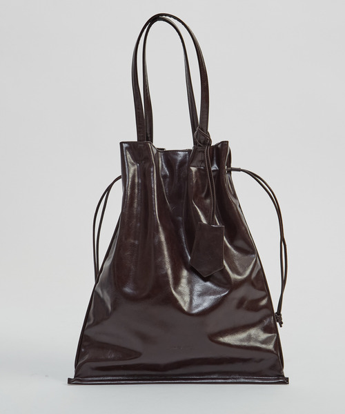 CONVERSE TOKYO（コンバーストウキョウ）の「【CONVERSE TOKYO】＜UNISEX＞ SYNTHETIC LEATHER GATHERED TOTE BAG / ユニセックス /シンセティックレザー ギャザー トートバッグ / A4収納可能 / 15インチPC収納 / キーチャーム付属（トートバッグ・レディース・グレー/ブラウン/ブラック・FREE）」の15枚目の写真
